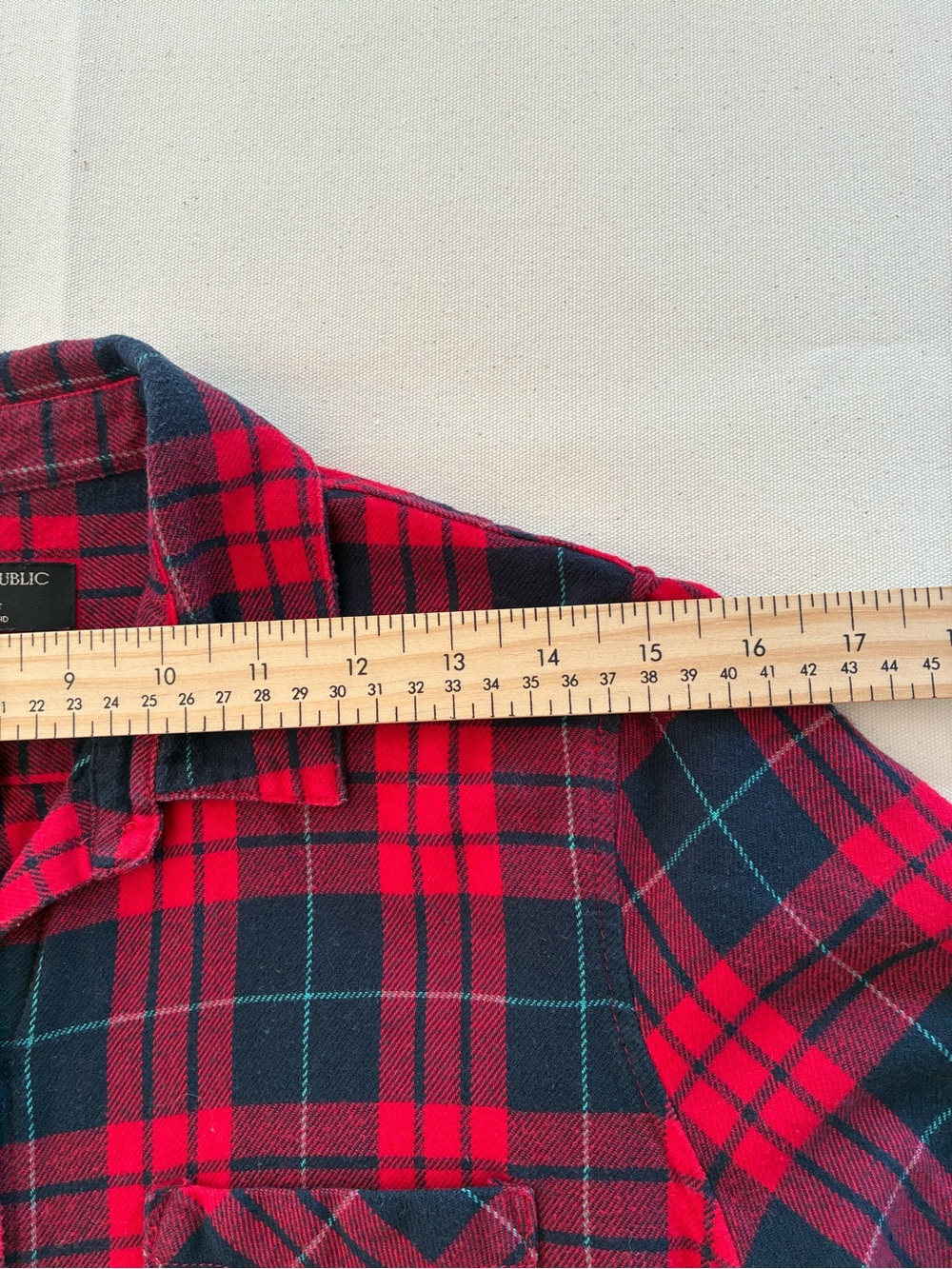 Banana Republic Red Plaid Flannel Boyfriend Shirt Size S 100% Coton Blouse - Picture 4 of 9